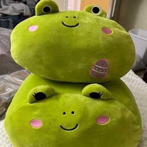 Stackable Frog Squishmallows. 2 CT
